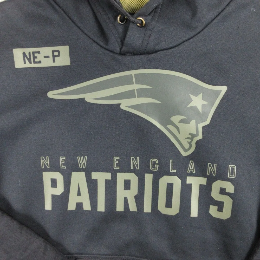 New England Patriots Sweater Mens Small Hoodie Sweatshirt NFL Slaute To Service